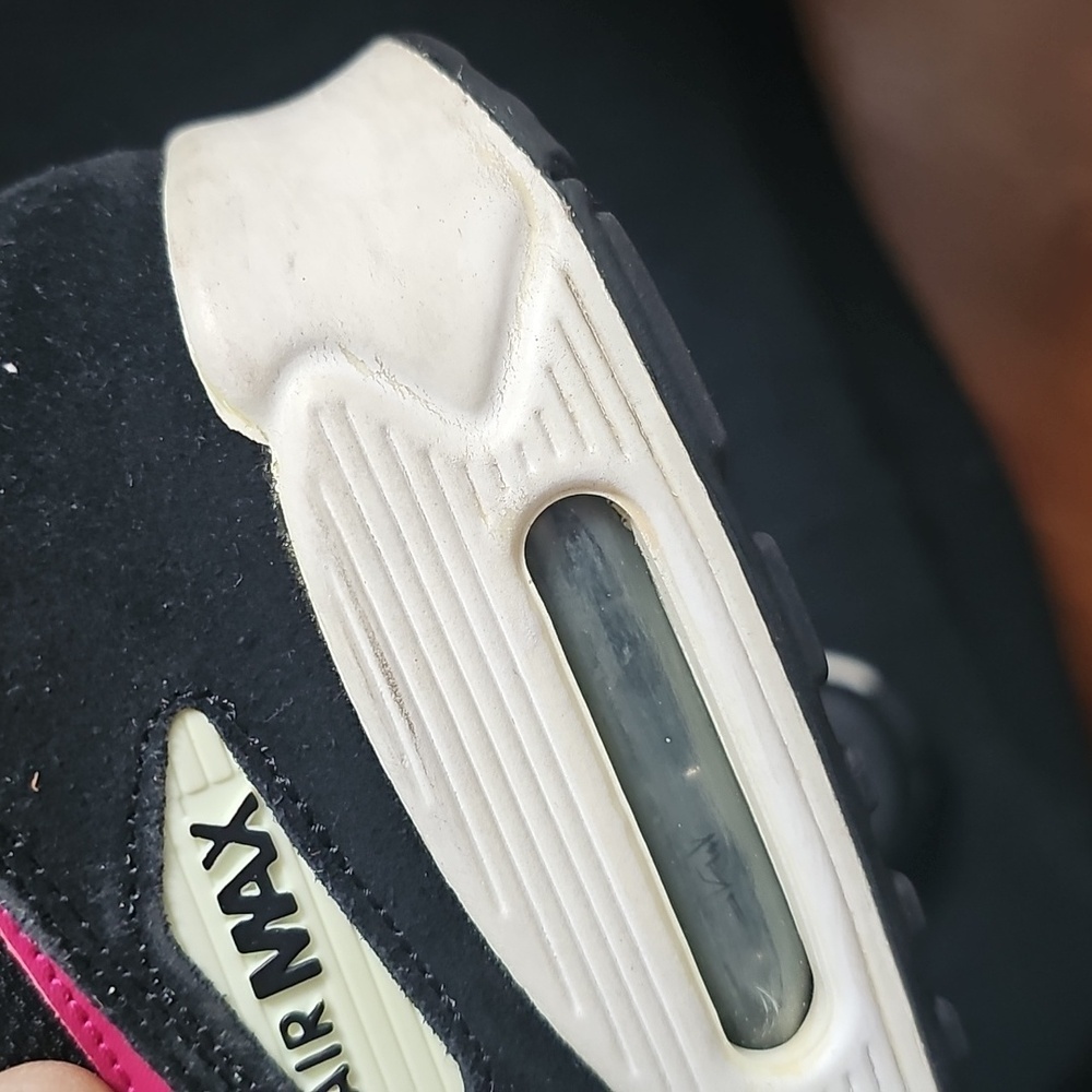 Nike Women's Black and Pink Athletic Sneakers - Picture 8 of 8